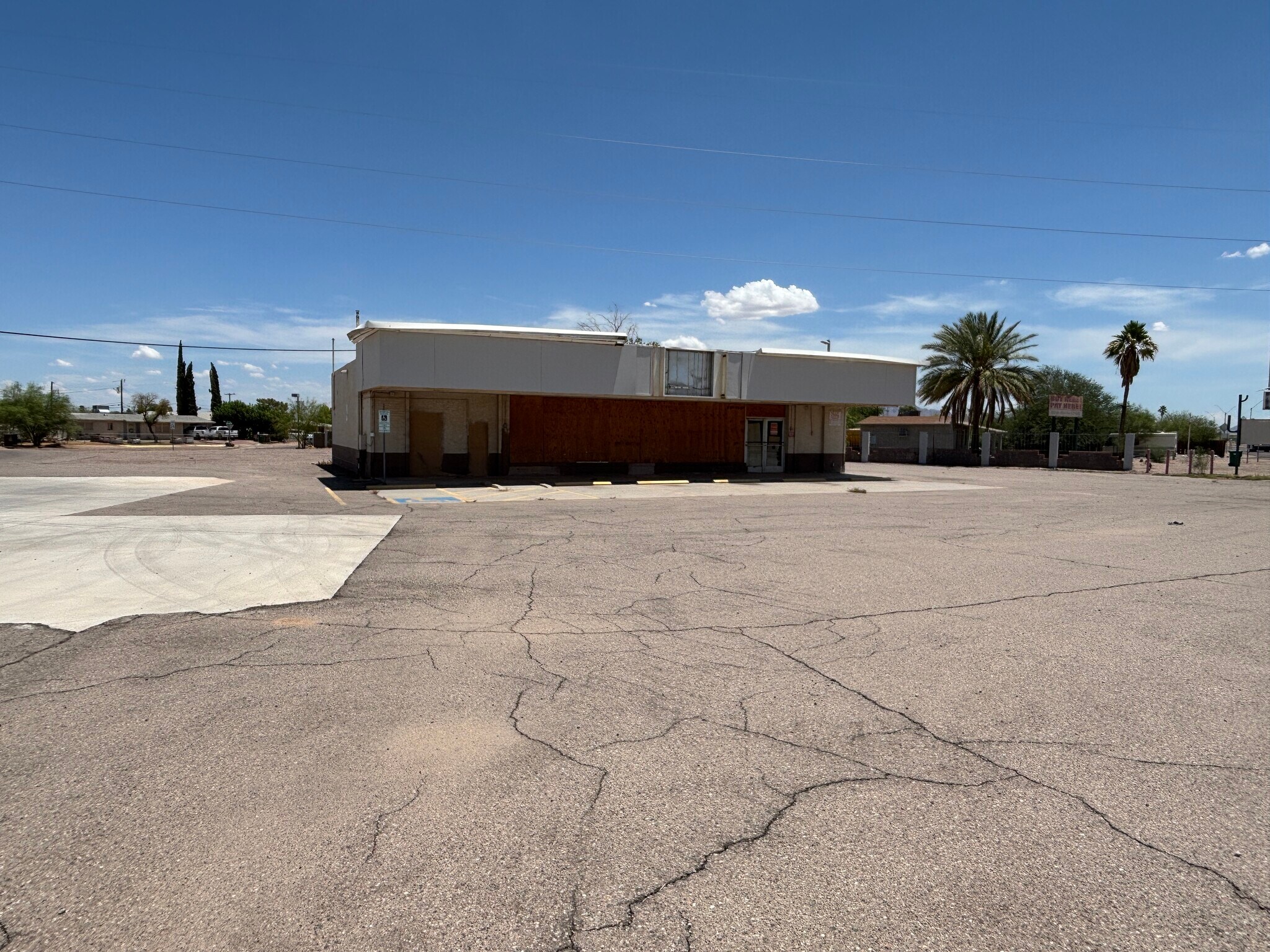 612 W Frontier St, Eloy, AZ à louer Photo de l’immeuble– Image 1 sur 12