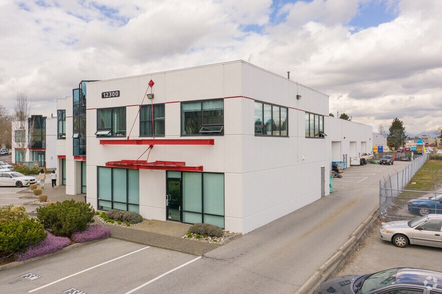 12300 Horseshoe Way, Richmond, BC à louer - Photo de l’immeuble – Image 2 sur 4