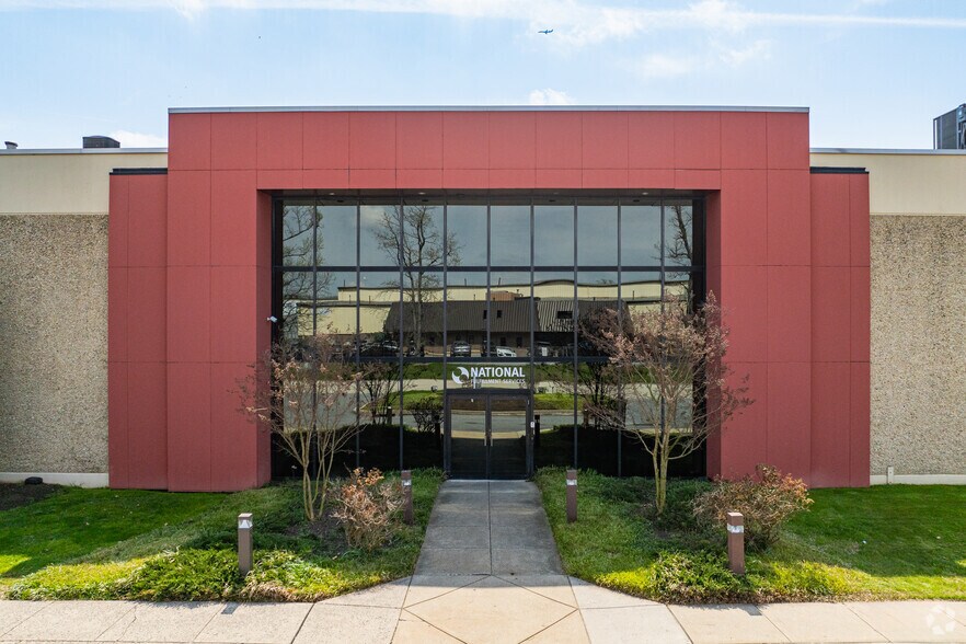 105 Commerce Dr, Aston Township, PA à louer - Photo de l’immeuble – Image 3 sur 6