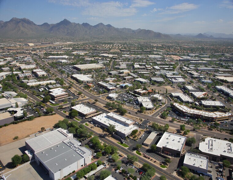 15020 N Hayden Rd, Scottsdale, AZ à louer - Photo de l’immeuble – Image 2 sur 3