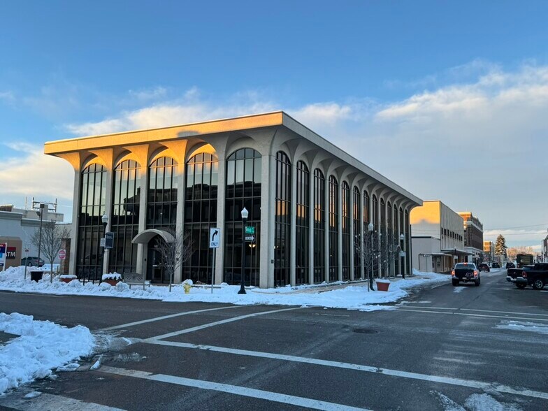 320 A St, Idaho Falls, ID à vendre - Photo de l’immeuble – Image 2 sur 13