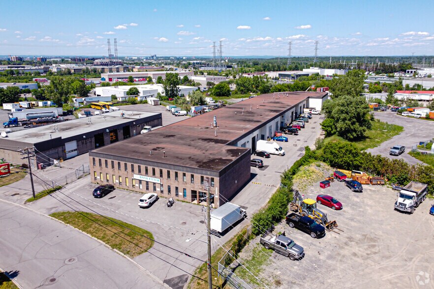 3205 Swansea Cres, Ottawa, ON à louer - Photo de l’immeuble – Image 2 sur 4