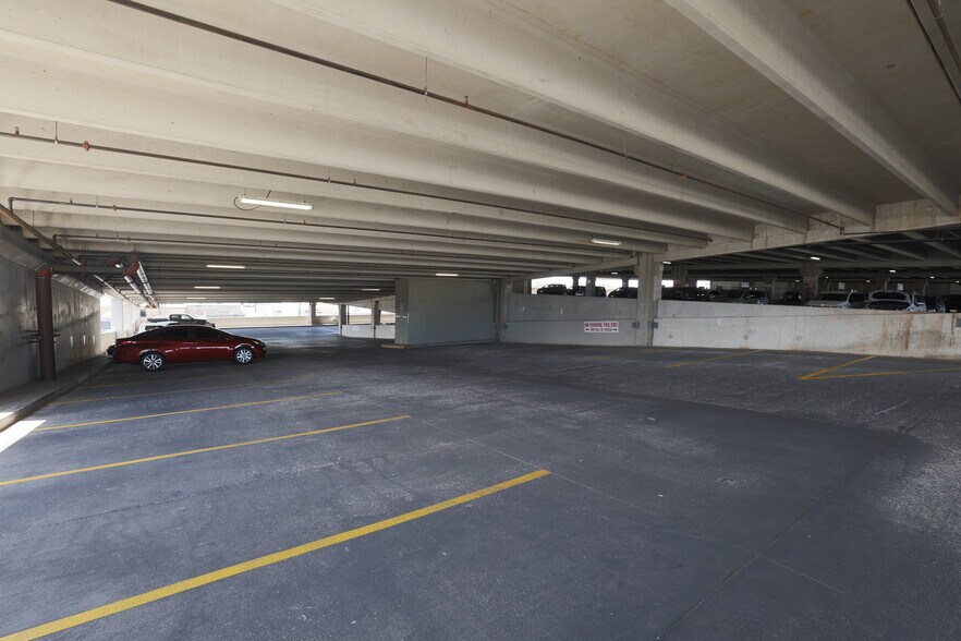 1900 Industrial Rd, Las Vegas, NV à louer - Photo de l’immeuble – Image 3 sur 15