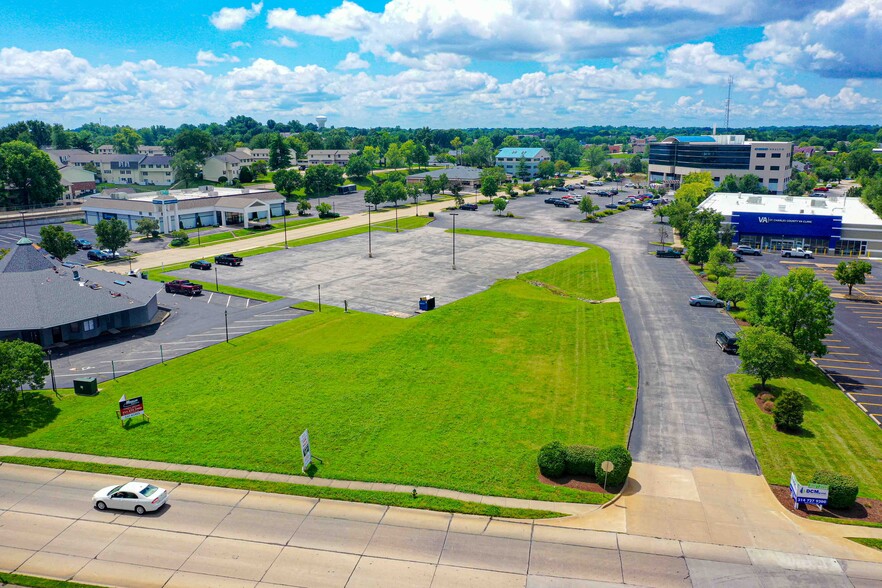 Plaza Way, Saint Charles, MO à vendre - Photo de l’immeuble – Image 3 sur 8