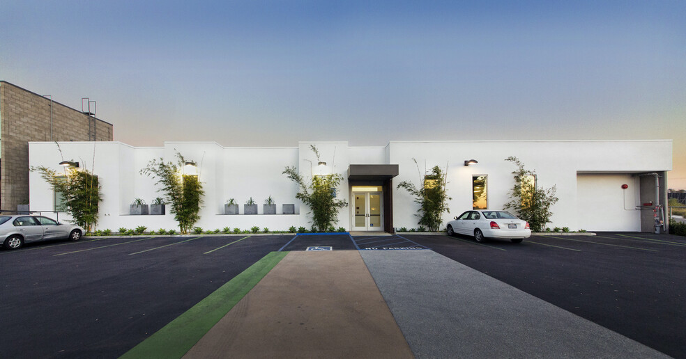 9950 Jefferson Blvd, Culver City, CA à louer - Photo de l’immeuble – Image 3 sur 33