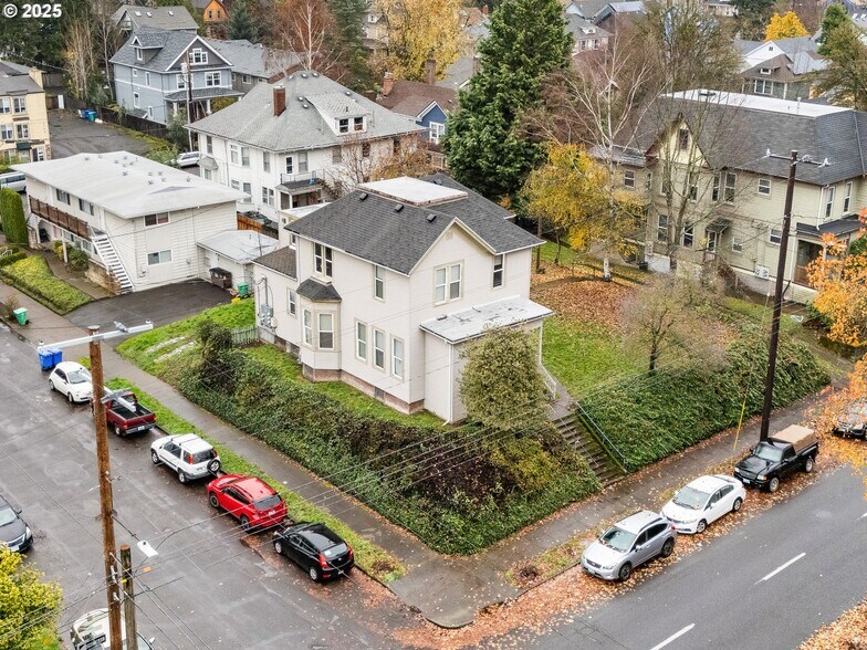 1705 SE Morrison St, Portland, OR à vendre - Photo principale – Image 1 sur 8
