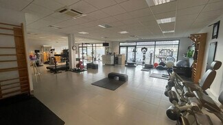 Plus de détails pour Bureau, Local commercial à louer