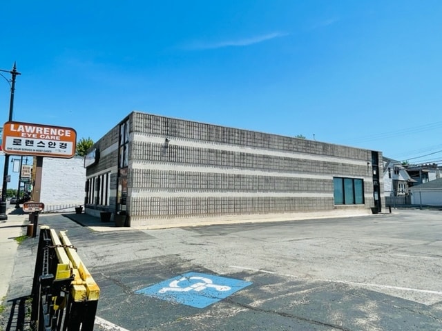 3711 W Lawrence Ave, Chicago, IL à louer - Photo de l’immeuble – Image 2 sur 7