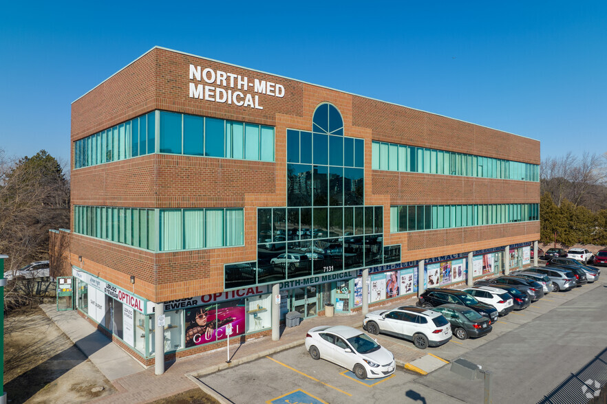 7131 Bathurst St, Vaughan, ON à louer - Photo de l’immeuble – Image 1 sur 4