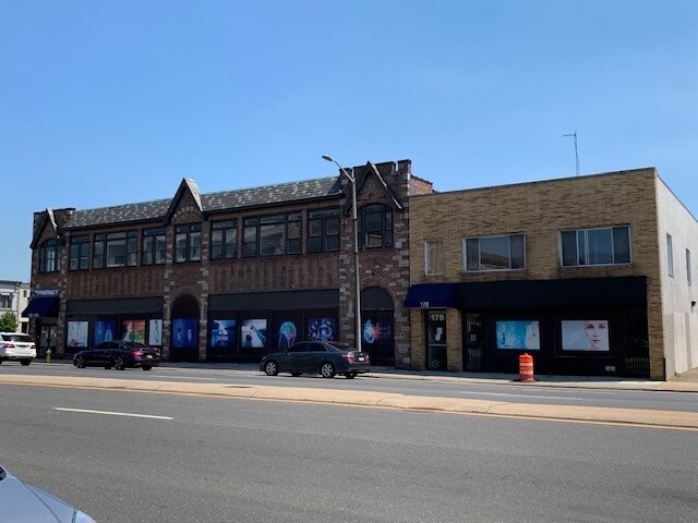 180-184 Sunrise Hwy, Rockville Centre, NY à louer - Photo de l’immeuble – Image 2 sur 8