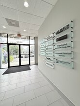 5402 W Laurel St, Tampa, FL à louer Photo intérieure– Image 2 sur 12