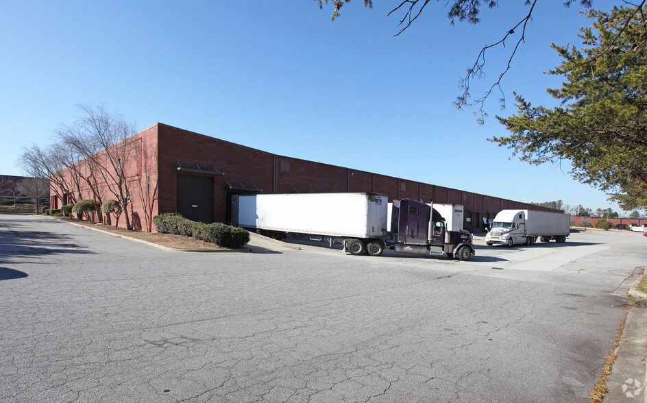 675 Progress Center Ave, Lawrenceville, GA à louer - Photo de l’immeuble – Image 3 sur 10