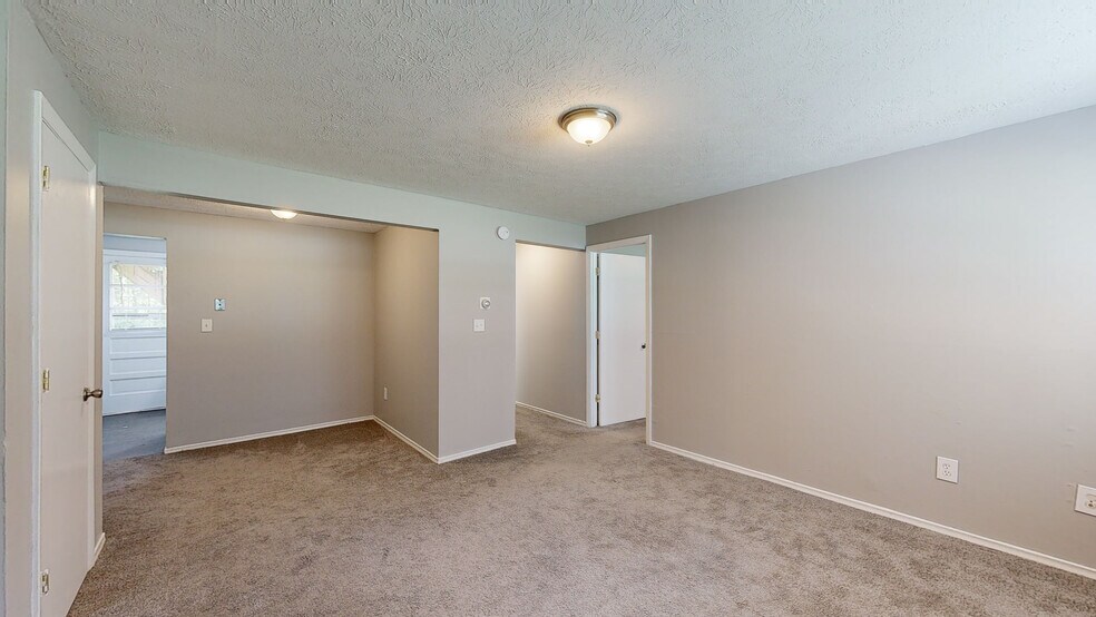 13-33 Club House Cir, Storrs Mansfield, CT à vendre - Numérisation 3D Matterport – Image 2 sur 15