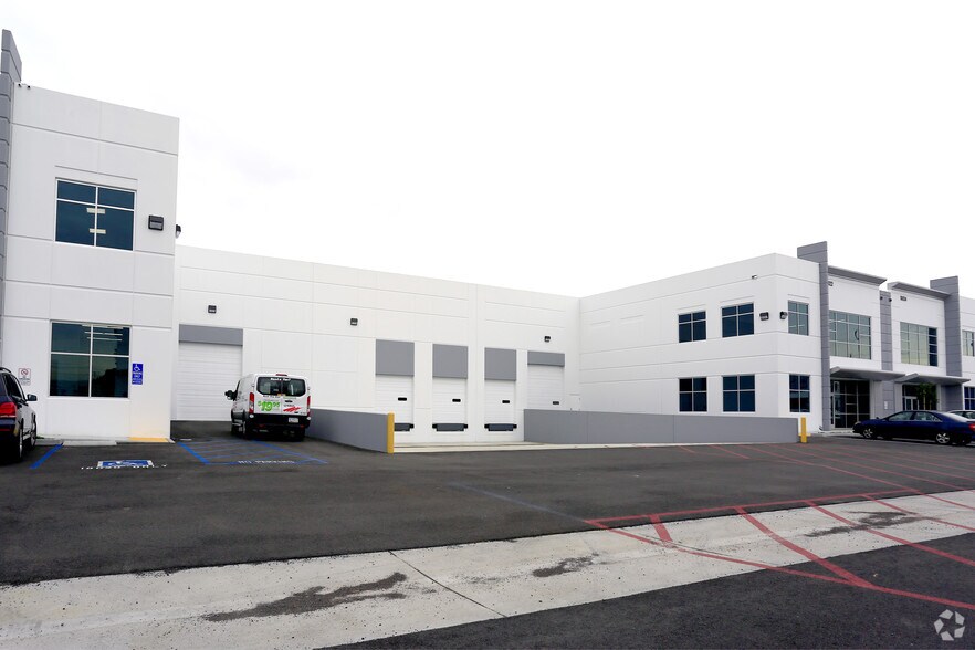 18020-18026 S Figueroa St, Gardena, CA à louer - Photo de l’immeuble – Image 2 sur 6