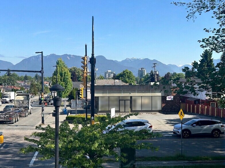 4894 Knight St, Vancouver, BC à vendre - Photo de l’immeuble – Image 3 sur 8