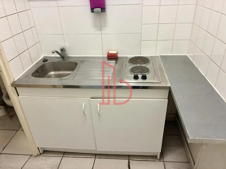 Bureau dans Bordeaux à vendre - Photo de l’immeuble – Image 3 sur 3