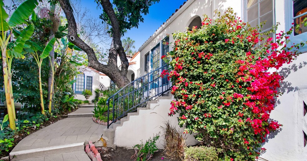 805-809 N Kodak Dr, Los Angeles, CA à vendre - Photo de l’immeuble – Image 2 sur 11