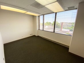 6160 N Cicero Ave, Chicago, IL à louer Photo de l’immeuble– Image 2 sur 5