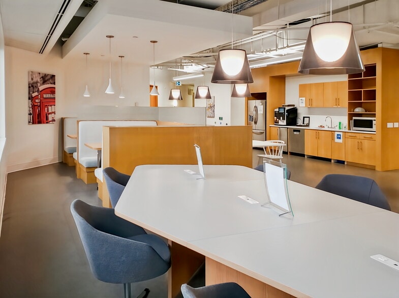 160 Quarry Park Blvd SE, Calgary, AB à louer - Photo intérieure – Image 2 sur 17