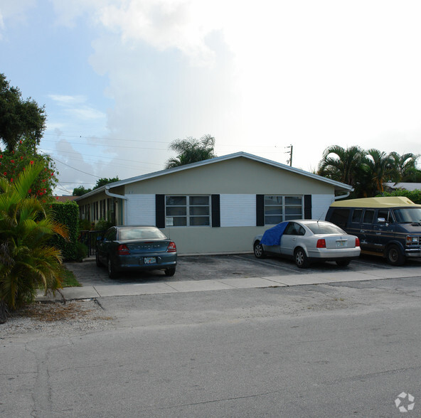 217 SW 23rd St, Fort Lauderdale, FL à vendre - Photo principale – Image 1 sur 2