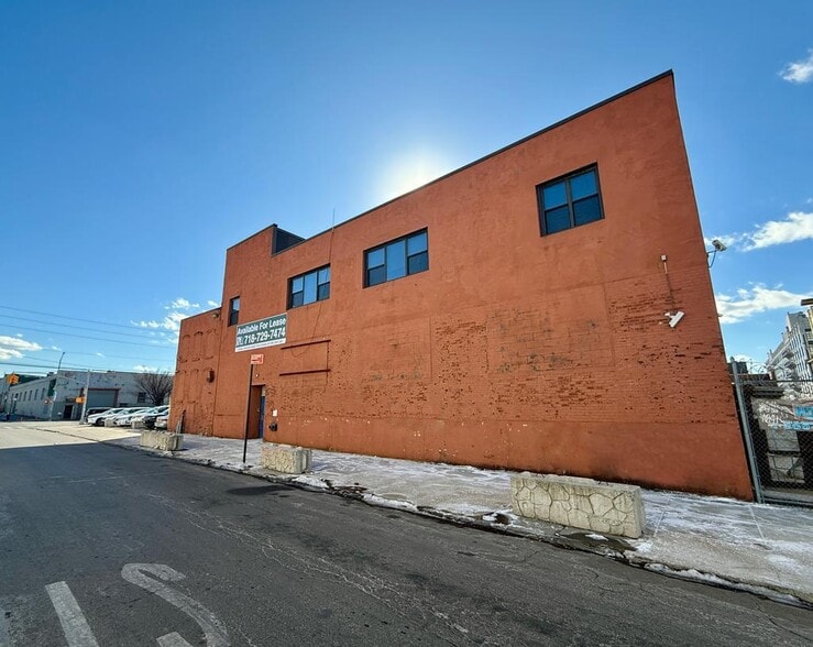 87 Bowne St, Brooklyn, NY à louer - Photo de l’immeuble – Image 3 sur 5