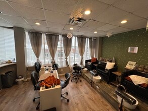 263 N York Rd, Elmhurst, IL à louer Photo intérieure– Image 1 sur 7