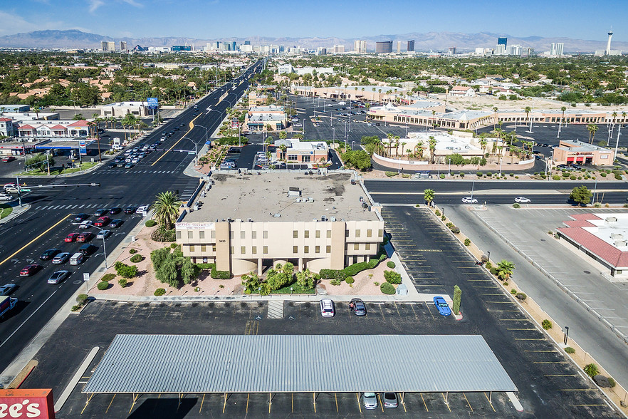 3430 E Flamingo Rd, Las Vegas, NV à louer - Photo de l’immeuble – Image 2 sur 5