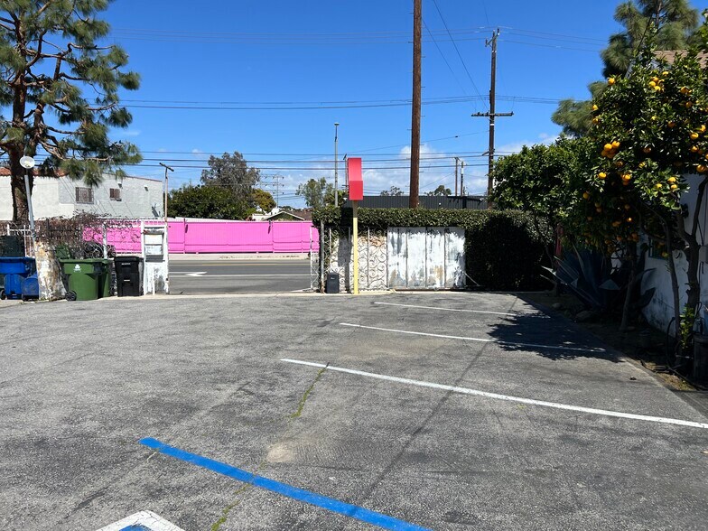 5740-5754 W Adams Blvd, Los Angeles, CA à louer - Photo de l’immeuble – Image 3 sur 31