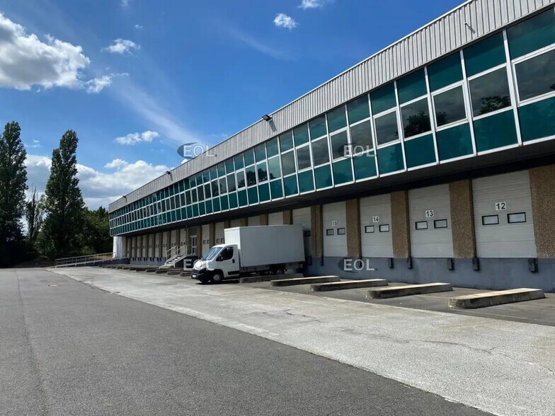 Industriel/Logistique dans Saint-Witz à louer - Photo de l’immeuble – Image 1 sur 5