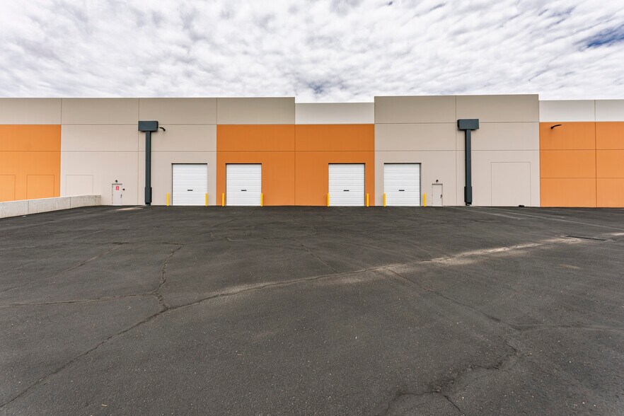 23325 N 23rd Ave, Phoenix, AZ à louer - Photo de l’immeuble – Image 3 sur 12