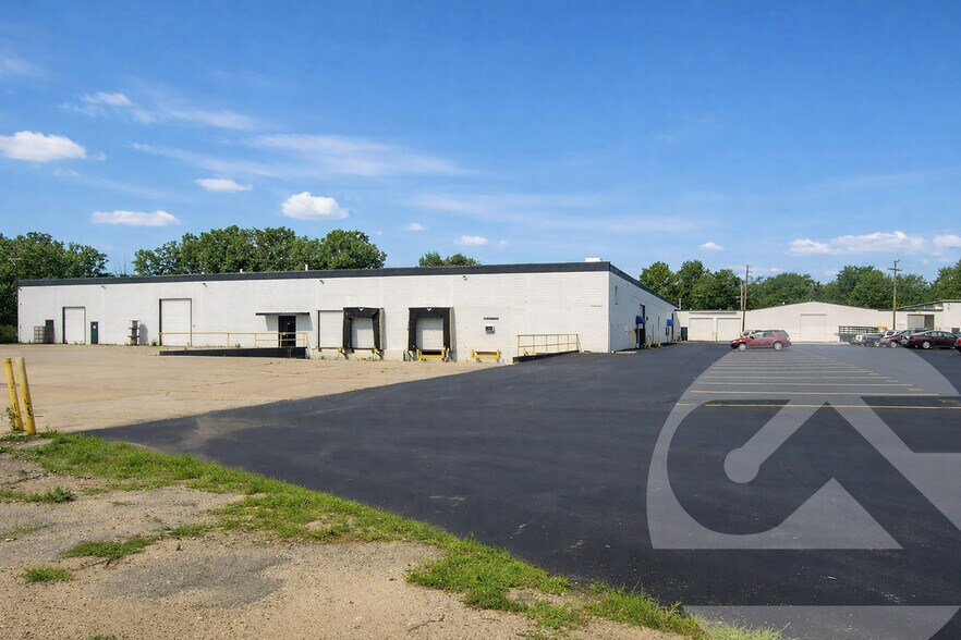 1955 Stephenson Hwy, Troy, MI à vendre - Photo de l’immeuble – Image 2 sur 7