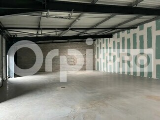 Plus de détails pour 38 Rue Montcalm, La Rochelle - Industriel/Logistique à vendre