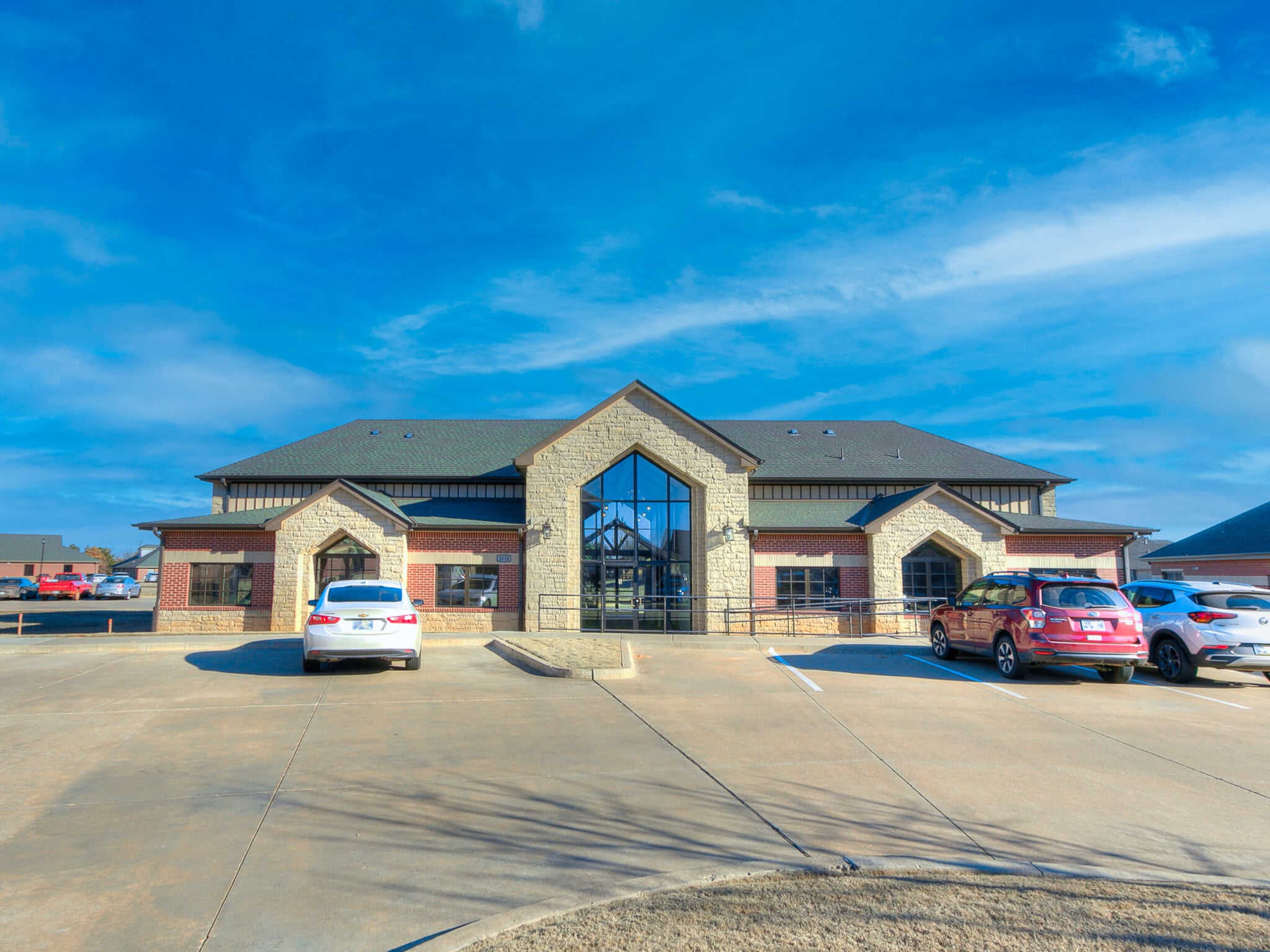 2836 N Kelly Ave, Edmond, OK à louer Photo de l’immeuble– Image 1 sur 32
