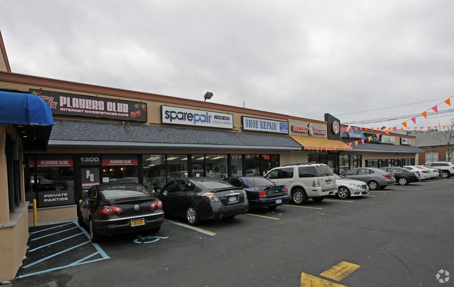 1300 Hylan Blvd, Staten Island, NY à louer - Photo principale – Image 1 sur 31