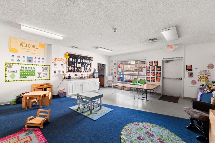 9944 Highland Ave, Rancho Cucamonga, CA à louer - Photo de l’immeuble – Image 3 sur 50