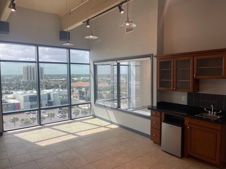 320 1st St N, Jacksonville Beach, FL à louer - Photo de l’immeuble – Image 2 sur 13