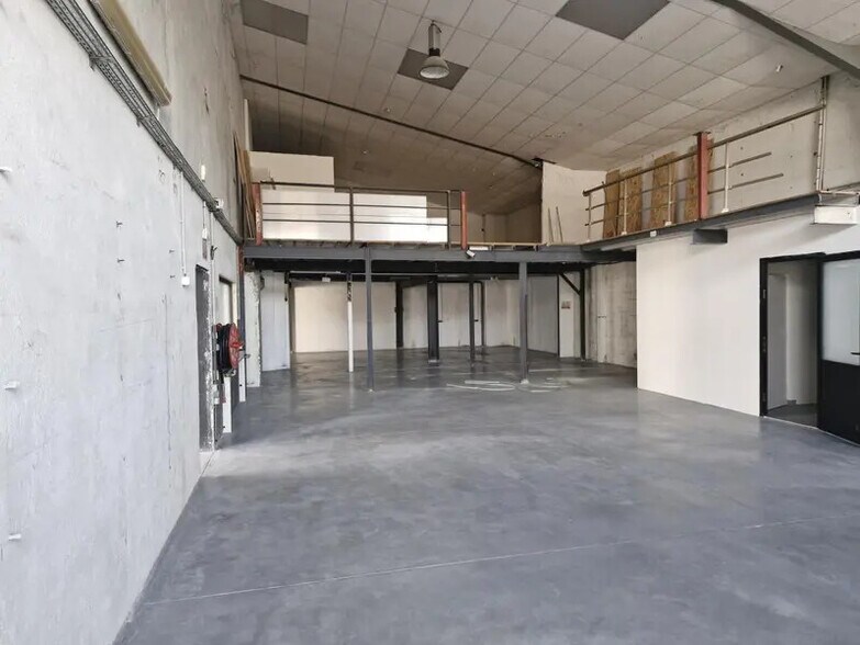 Local commercial dans Fréjus à louer - Photo intérieure – Image 3 sur 17