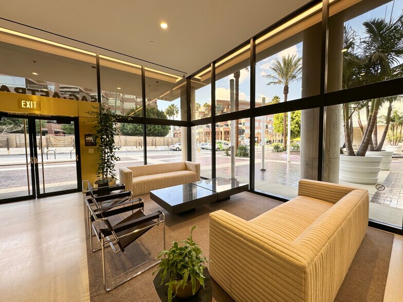 5757 Wilshire Blvd, Los Angeles, CA à louer - Hall d’entrée – Image 3 sur 17