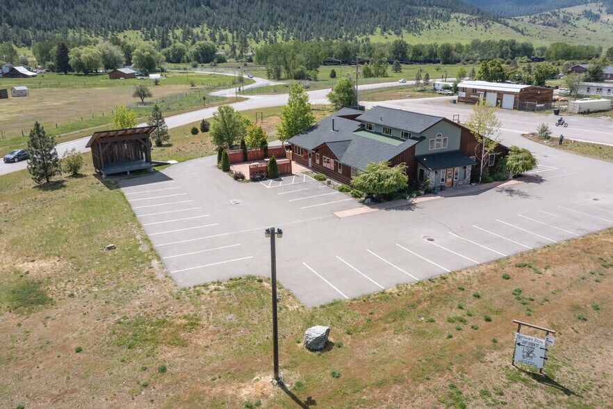 72532 N Couture Loop, Arlee, MT à vendre - Photo de l’immeuble – Image 2 sur 28