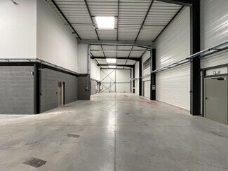 Plus de détails pour 6 Rue D'Arsonval, Chassieu - Local d'activités à louer