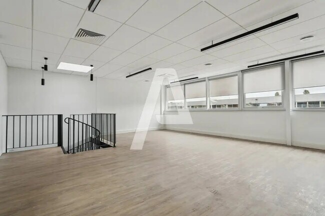 Plus de détails pour Industriel/Logistique à louer