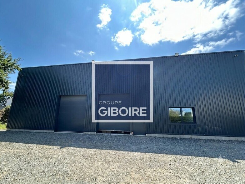 Industriel/Logistique dans Pace à louer - Photo de l’immeuble – Image 1 sur 11