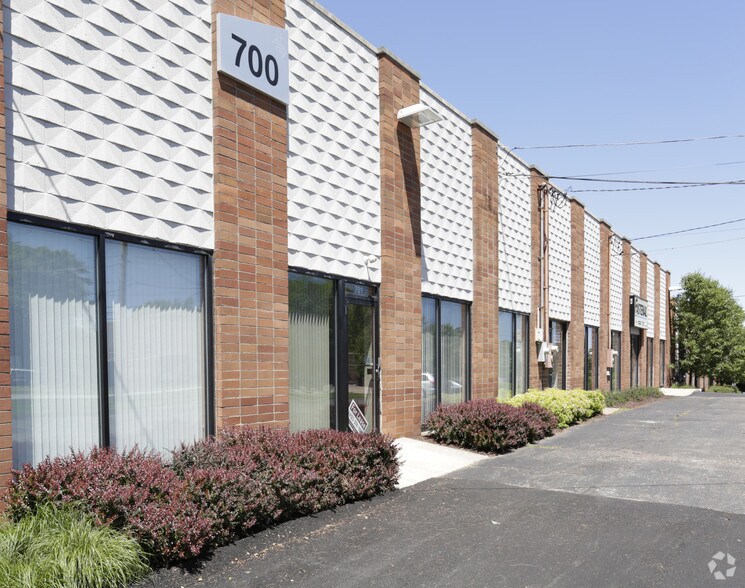 700-730 Seco Rd, Monroeville, PA à louer - Photo de l’immeuble – Image 2 sur 2