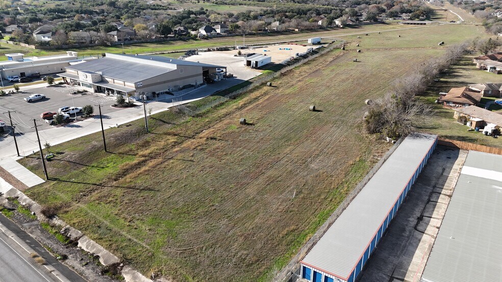 1709 S. Seguin Ave, New Braunfels, TX à vendre - Aérien – Image 2 sur 6