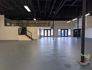 Plus de détails pour 4311 49 Ave, Red Deer, AB - Hôtellerie à vendre