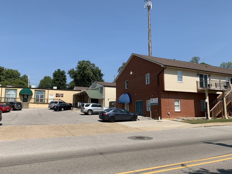 300 W Jennings St, Newburgh, IN à louer - Photo de l’immeuble – Image 2 sur 18
