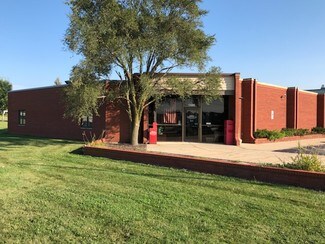 Plus de détails pour 1586 Barber Greene Rd, Dekalb, IL - Local d'activités à louer