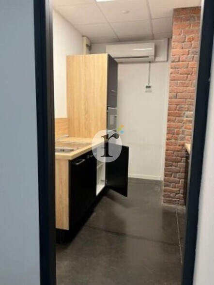 Bureau dans Roubaix à louer - Photo de l’immeuble – Image 3 sur 18