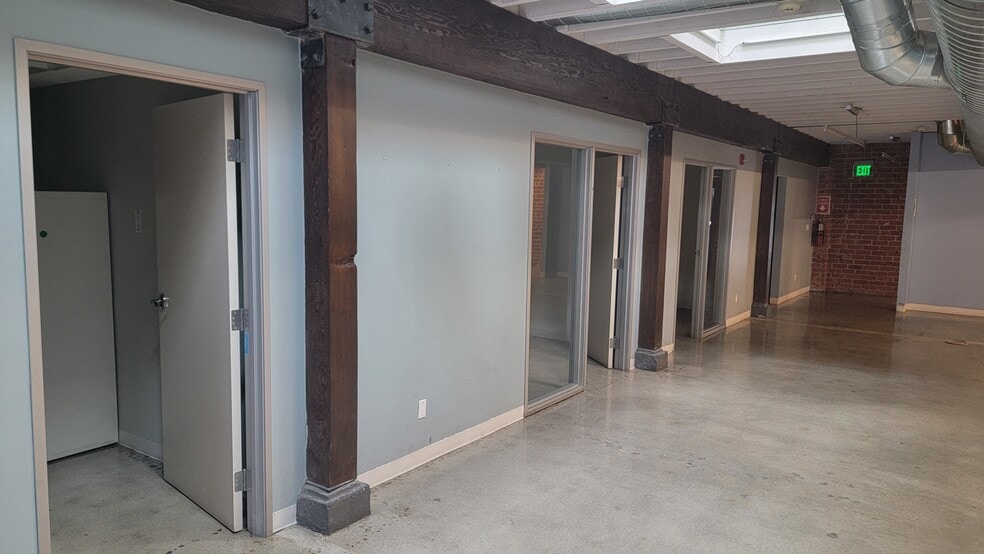 4716 Vineland Ave, North Hollywood, CA à louer - Photo de l’immeuble – Image 3 sur 39