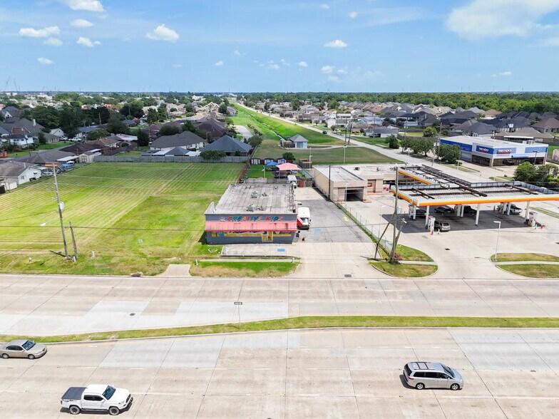 2141 Barataria Blvd, Marrero, LA à vendre - Photo de l’immeuble – Image 2 sur 7
